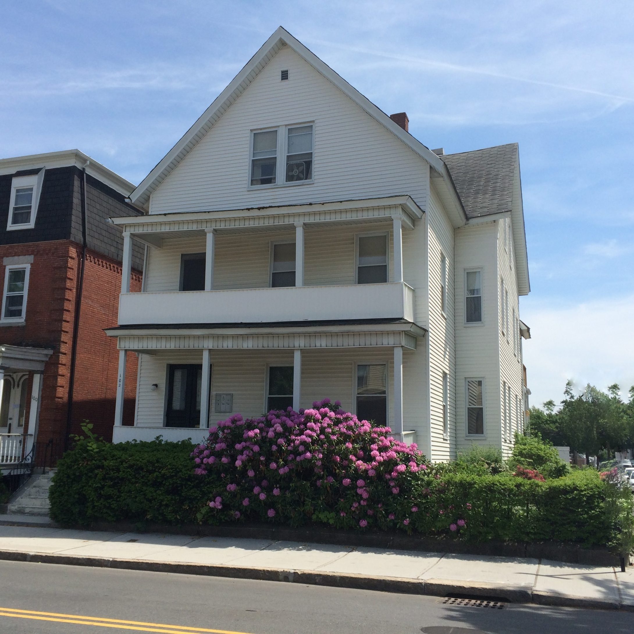 102 Elm St